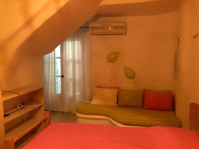 Pithos House